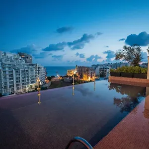 https://holm-hotel-spa.hotelssaintjulians.com